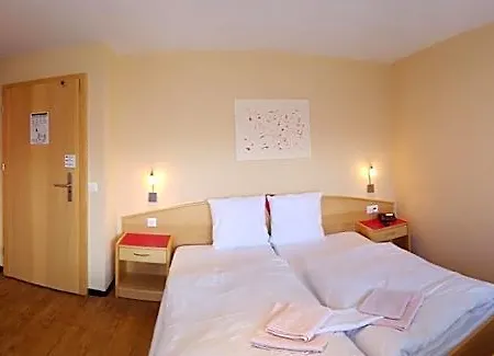 Europa - Kein Personenaufzug - No Elevator Hotel 2*