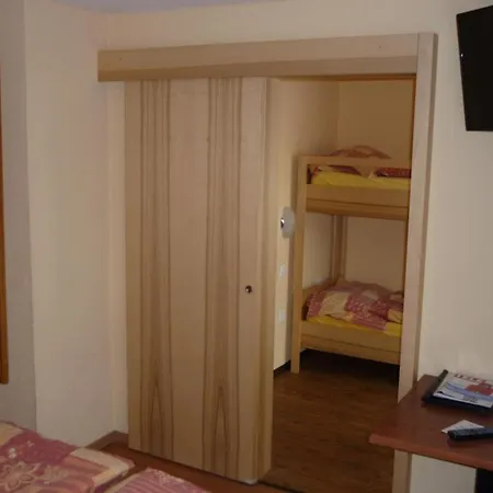 Europa - Kein Personenaufzug - No Elevator Saas-Fee