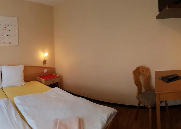 ヨーロッパ ホテル サース フェー